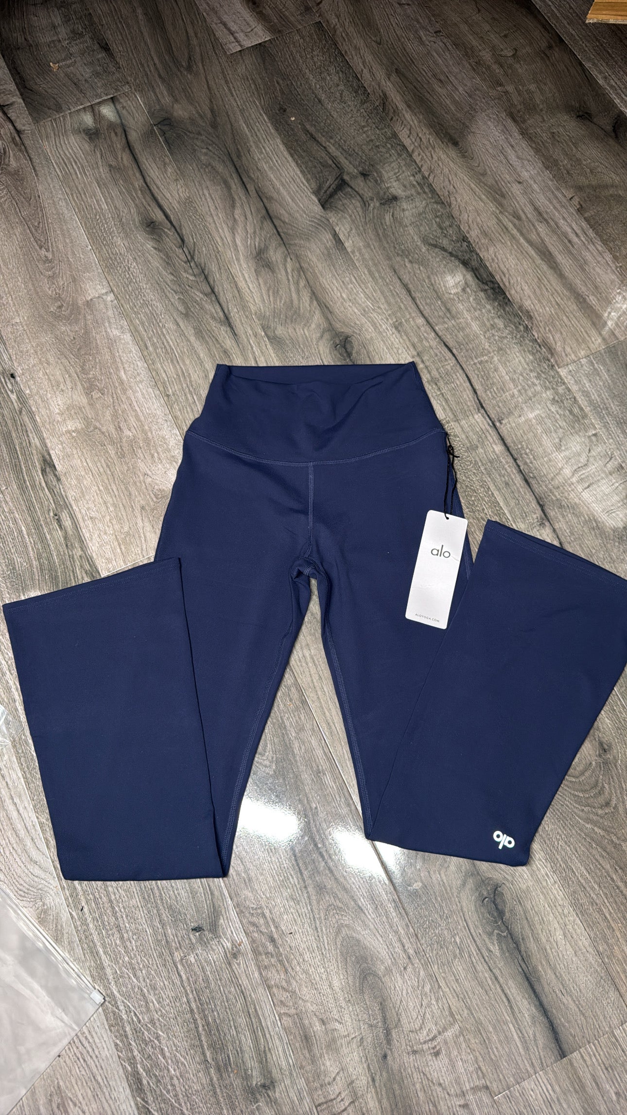 Alo bootcut leggings
