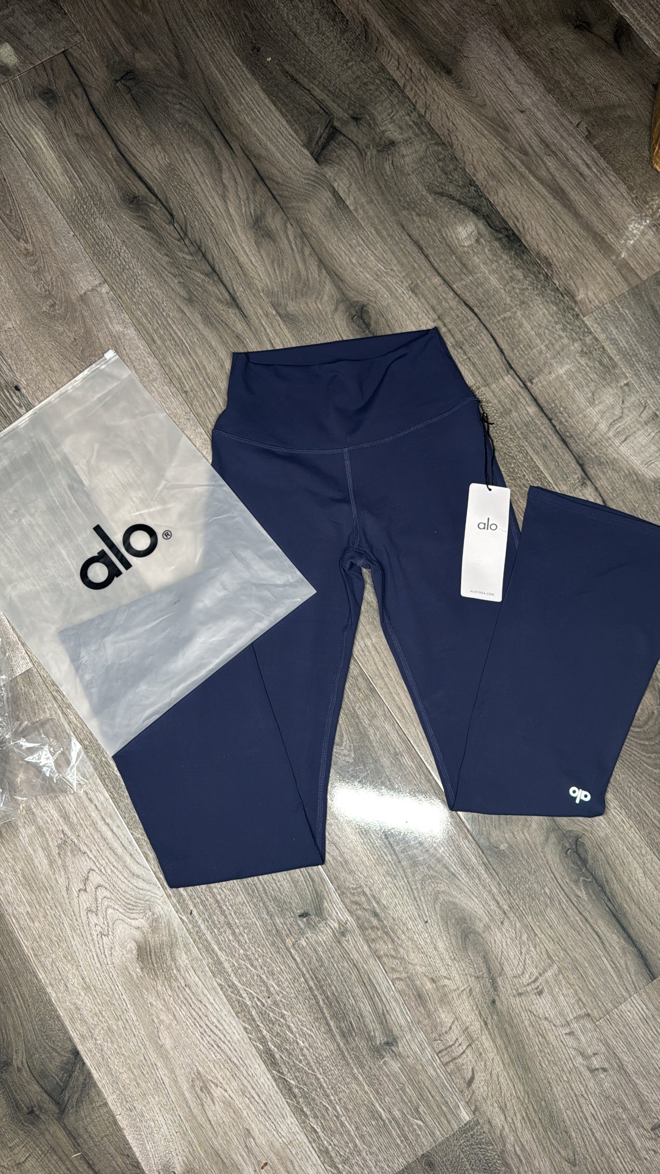 Alo bootcut leggings